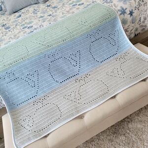 NEW WHALE-THEMED BABY BLANKET
